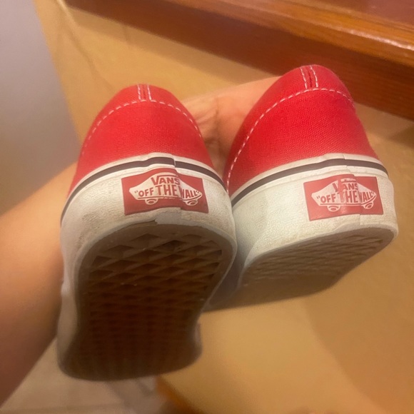 VANS - Picture 7 of 9
